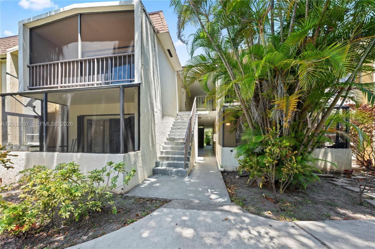 7829 Miller Dr, Unit B205, Miami, FL 33155 Photo