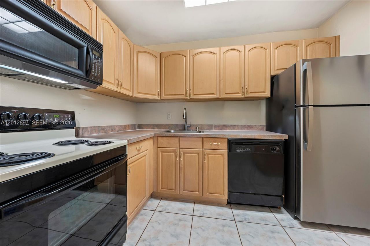 7829 Miller Dr , Unit B205, Miami, FL 33155 Photo