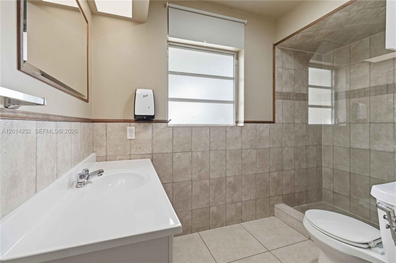 1501 Arthur St, Unit 6, Hollywood, FL 33020 Photo