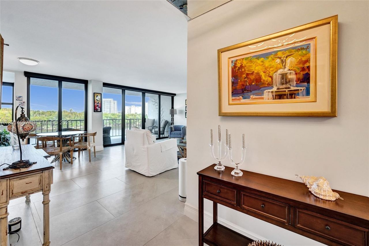 936 Intracoastal Dr, Unit 4F, Fort Lauderdale, FL 33304 Photo