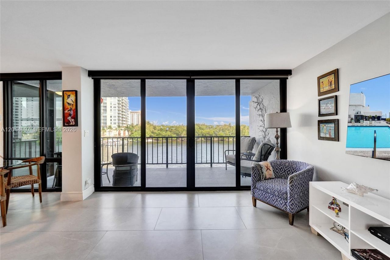936 Intracoastal Dr, Unit 4F, Fort Lauderdale, FL 33304 Photo