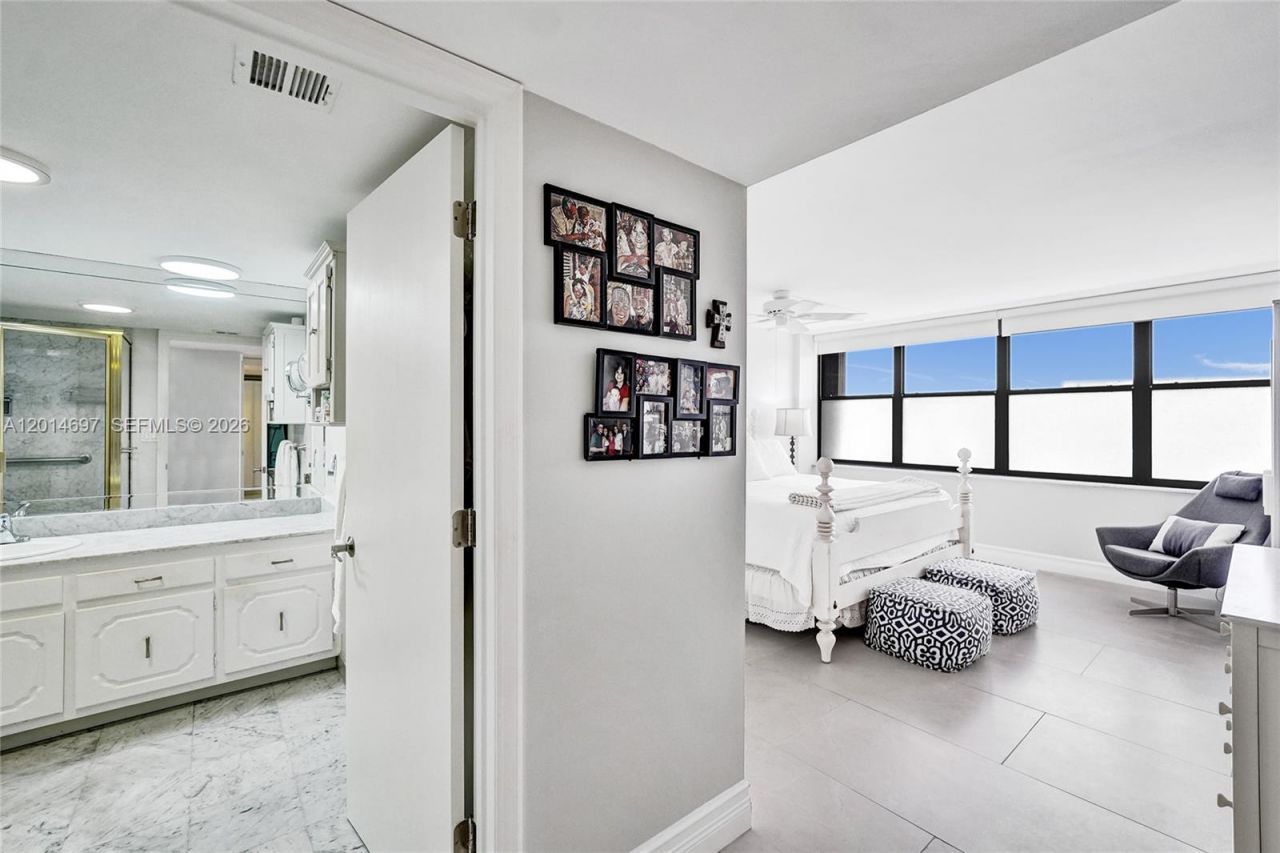 936 Intracoastal Dr, Unit 4F, Fort Lauderdale, FL 33304 Photo