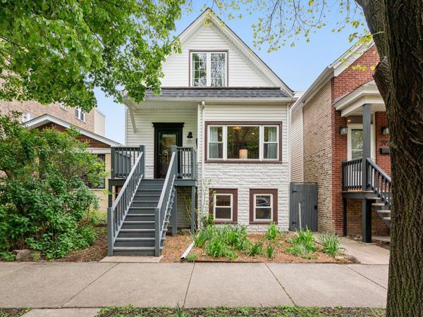 2929 N Fairfield Avenue , Chicago, IL 60618