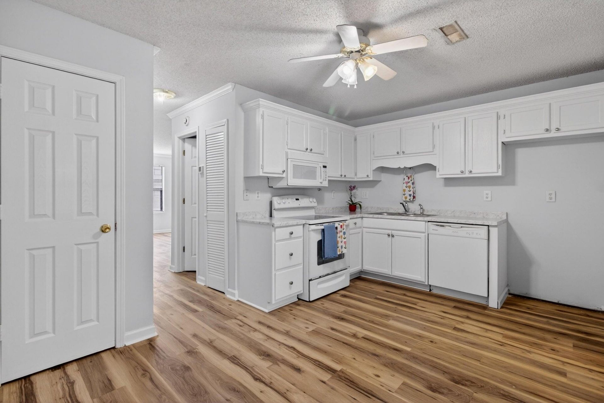6248 Lucille Drive Photo 13
