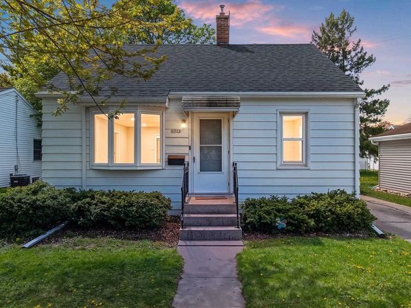 1715 DELAWARE STREET, Oshkosh, WI 54902