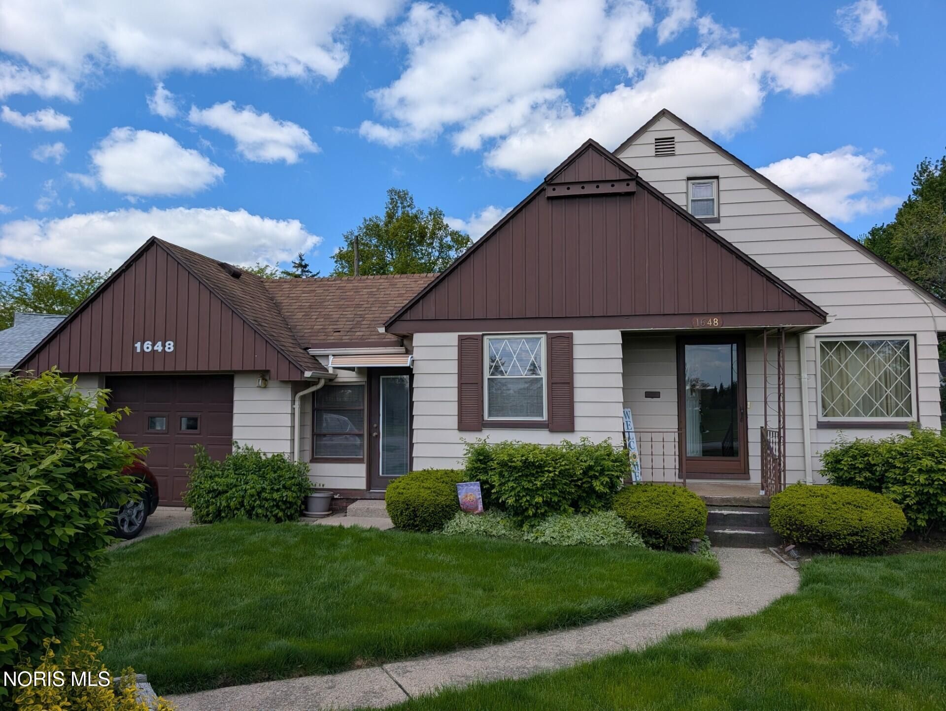 1648 S Wheeling Street, Oregon, OH 43616 Main Photo