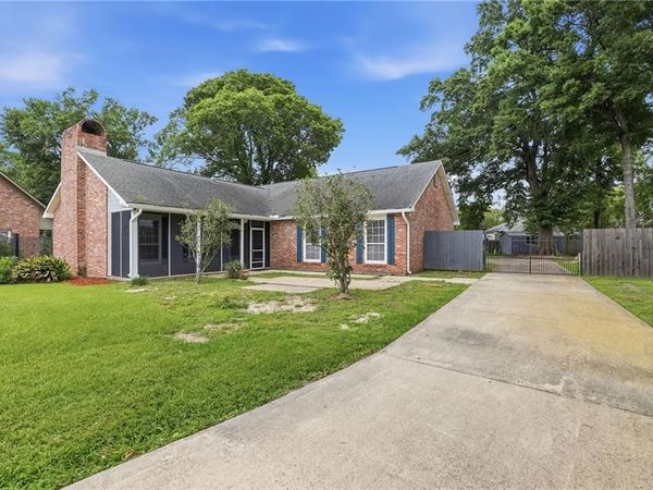 10463 N CARRIAGE HOUSE Drive, Baton Rouge, LA 70815