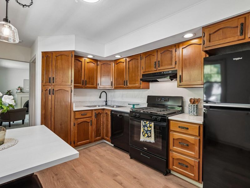 1087 Acton Road, Columbus, OH 43224 Photo 6