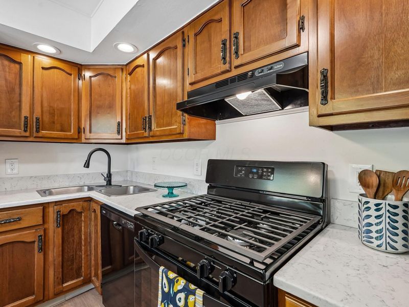 1087 Acton Road, Columbus, OH 43224 Photo 7