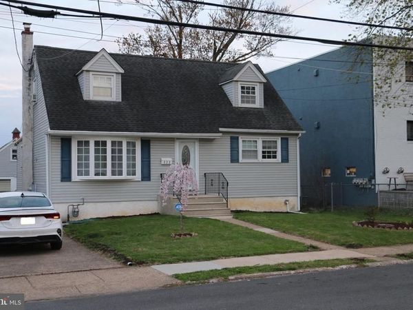 922 LAWNTON TERRACE , GLENOLDEN, PA 19036