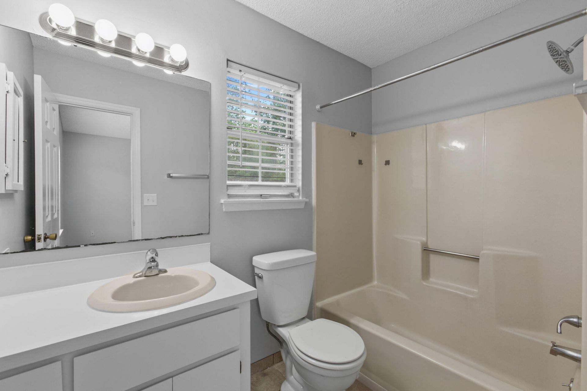 9512 One Notch Road Photo 14