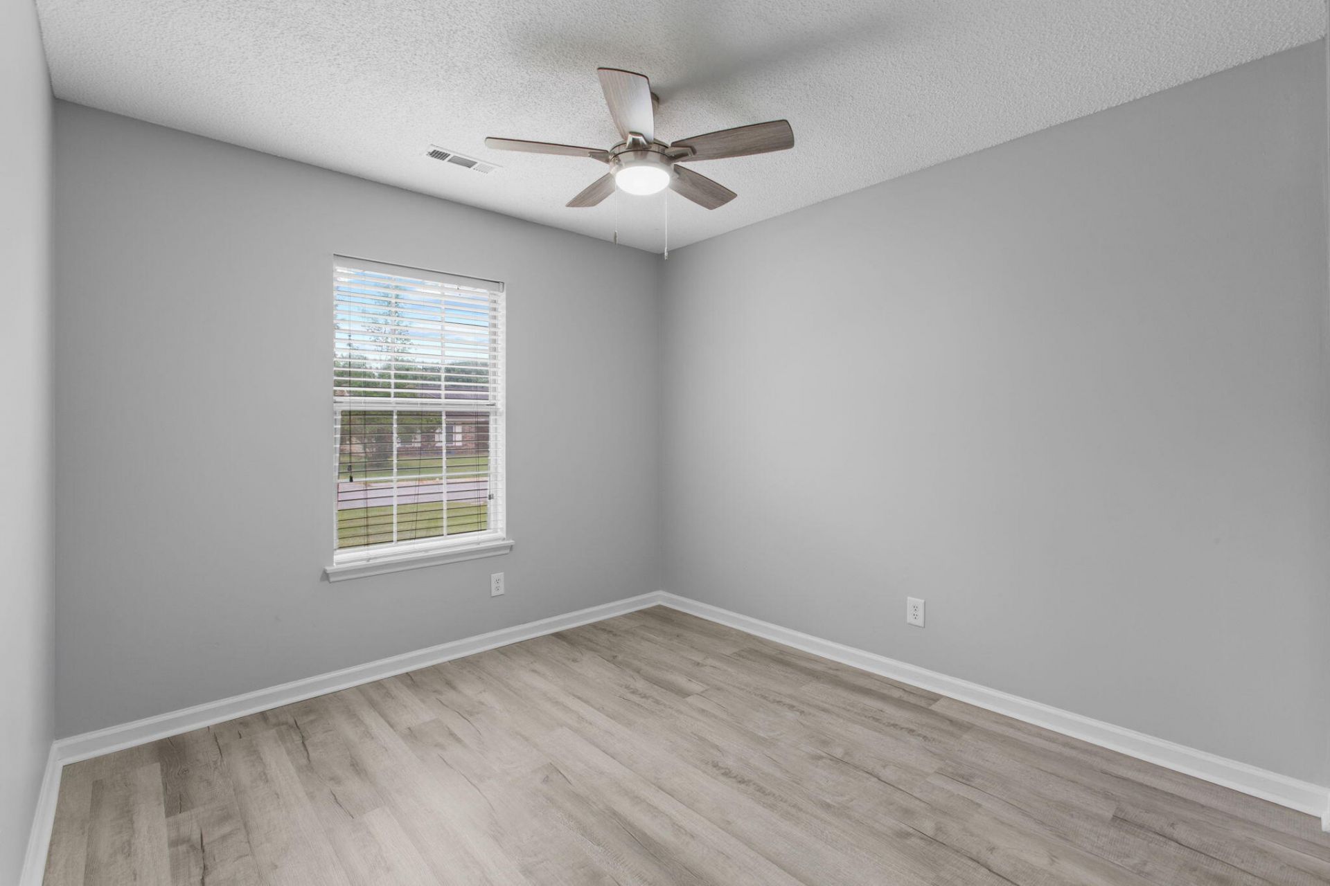 9512 One Notch Road Photo 15