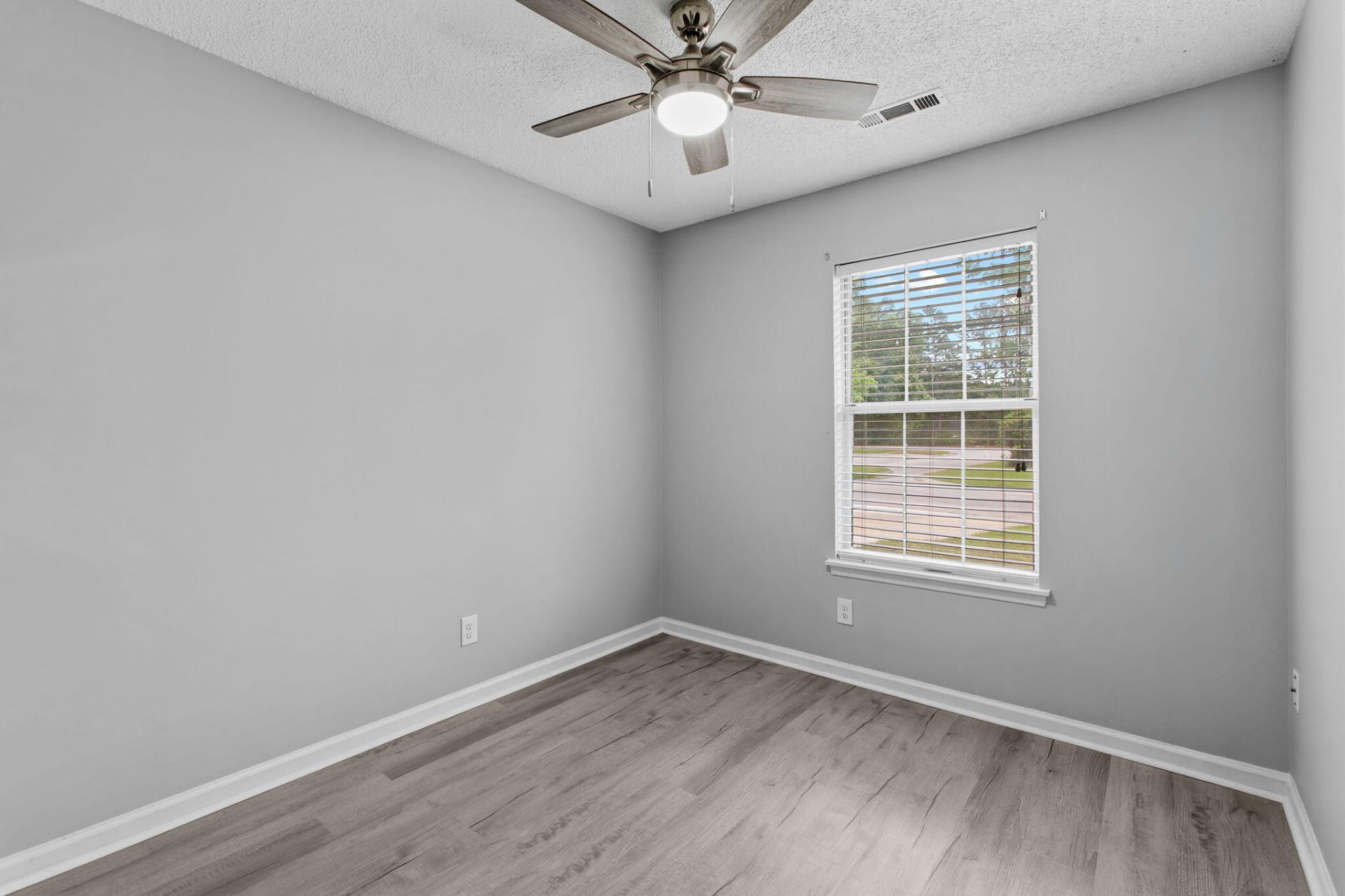 9512 One Notch Road Photo 17
