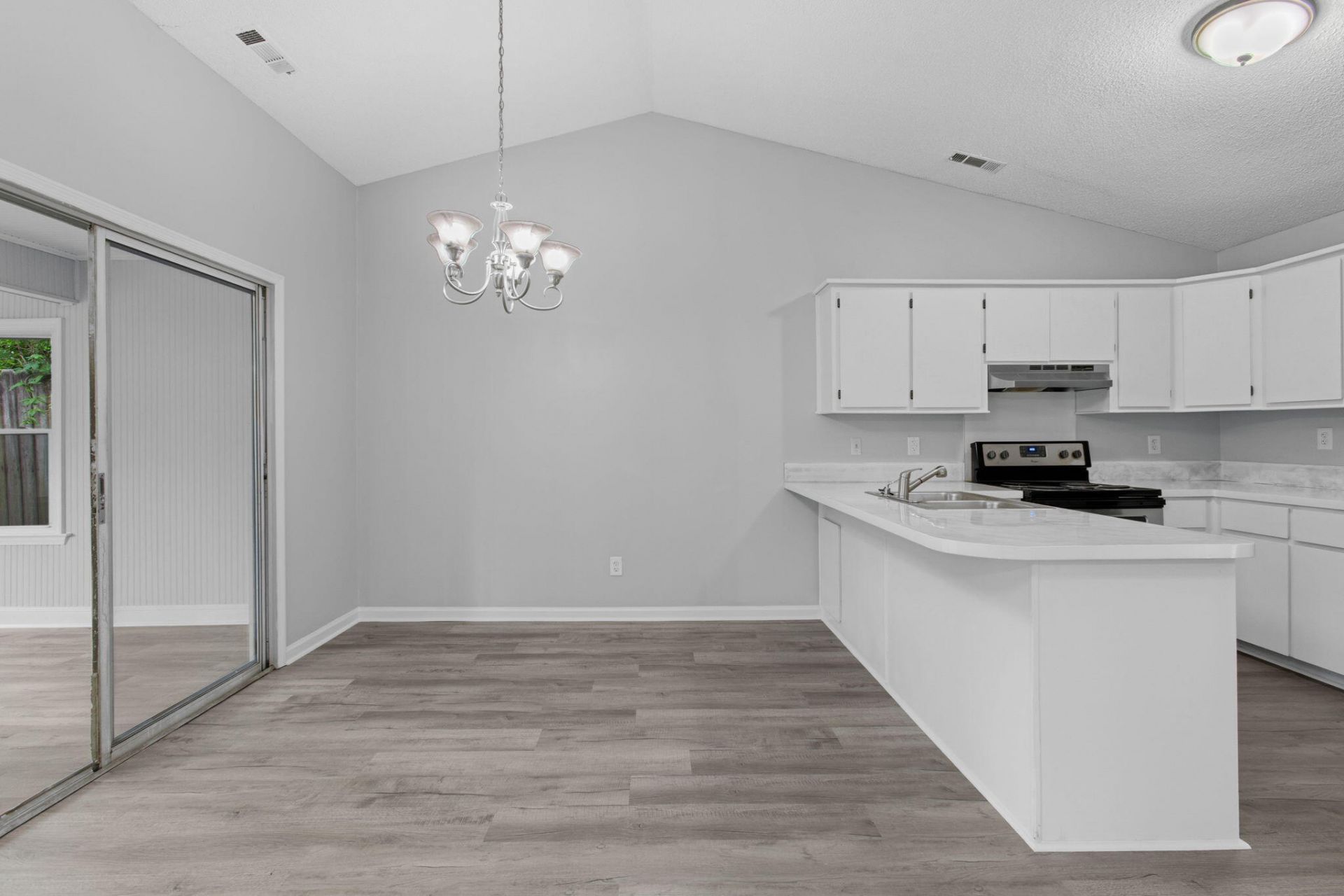 9512 One Notch Road Photo 6