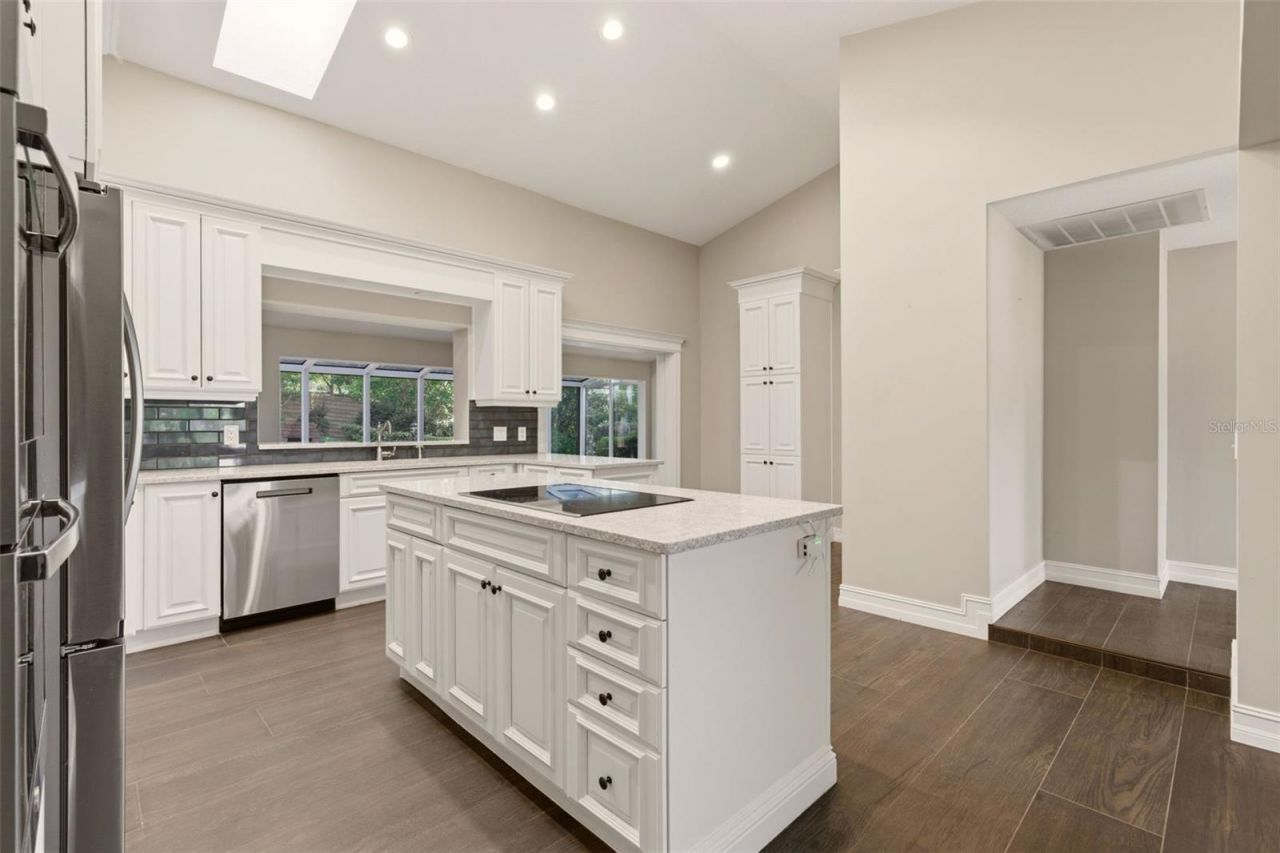 215 Sovereign Court, Altamonte Springs, FL 32701 Photo