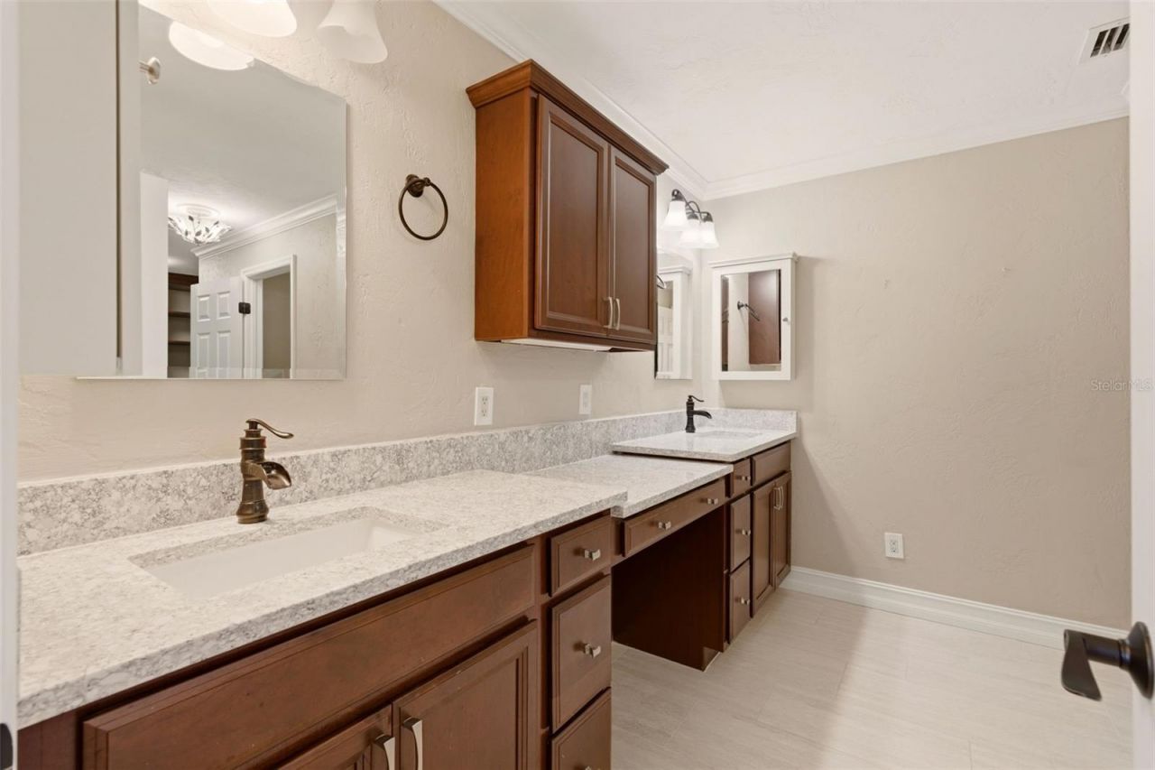 215 Sovereign Court, Altamonte Springs, FL 32701 Photo