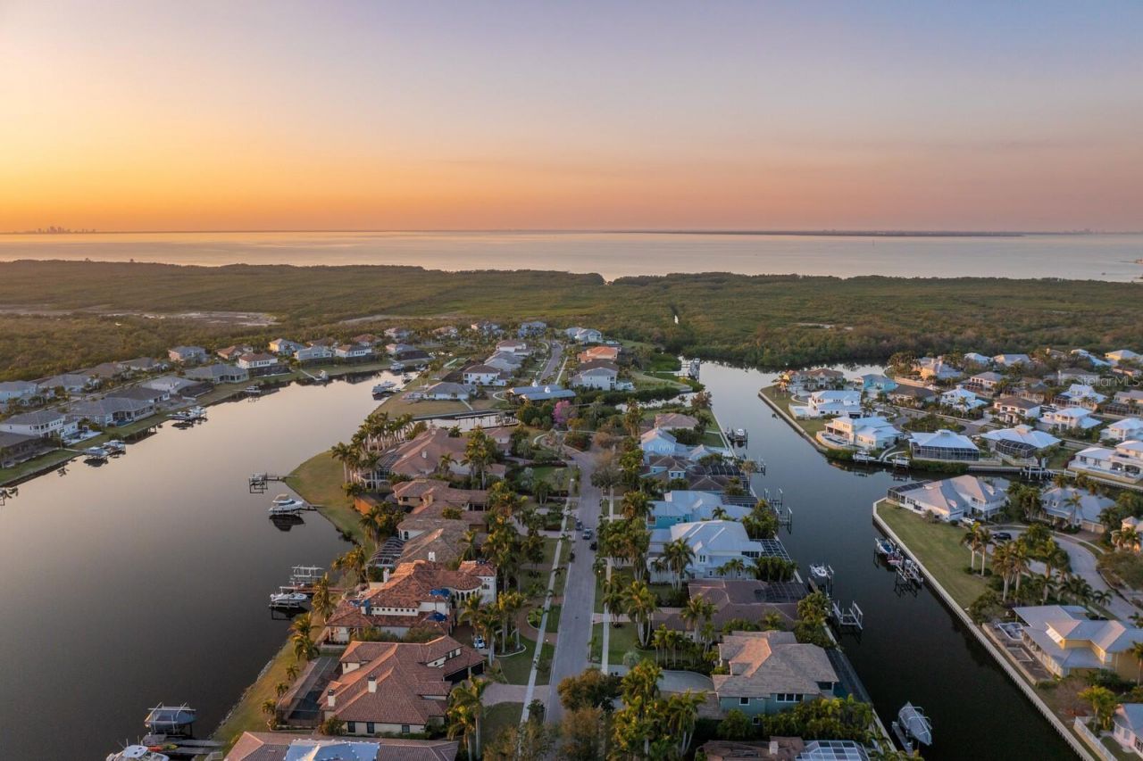 625 Balibay Road, Apollo Beach, FL 33572 Photo