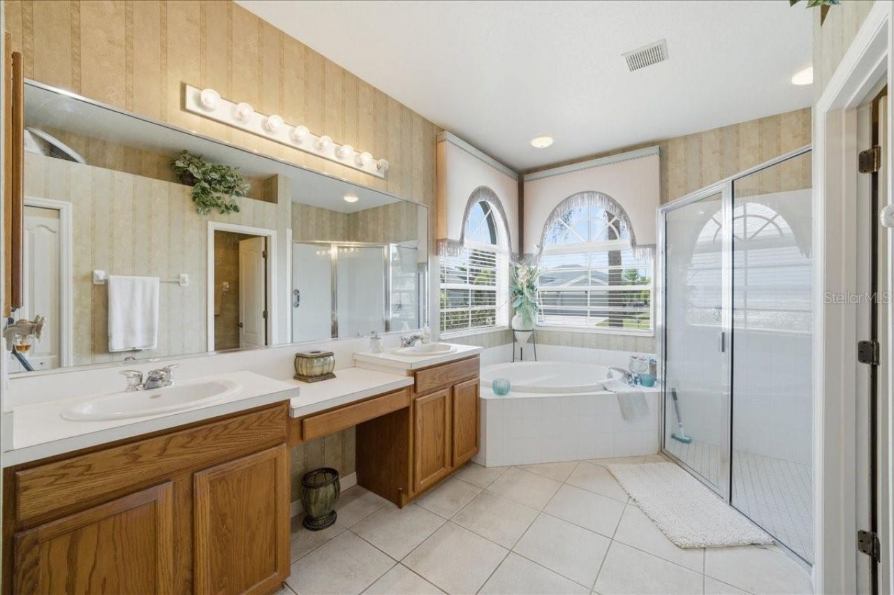 6210 Ikes Cabin Court , Palmetto, FL 34221 Photo