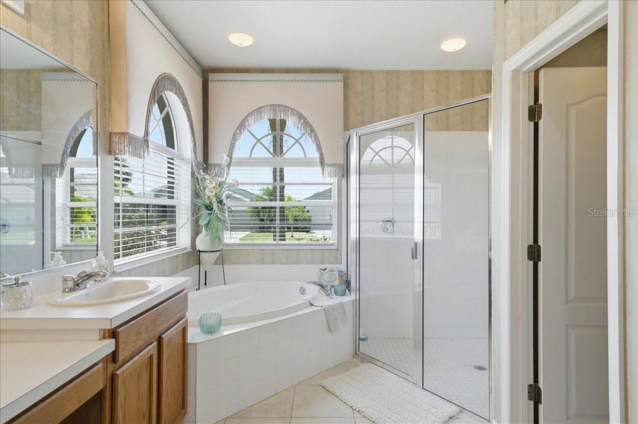 6210 Ikes Cabin Court , Palmetto, FL 34221 Photo