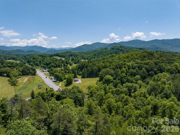 1409 US 441 Highway , Whittier, NC 28789