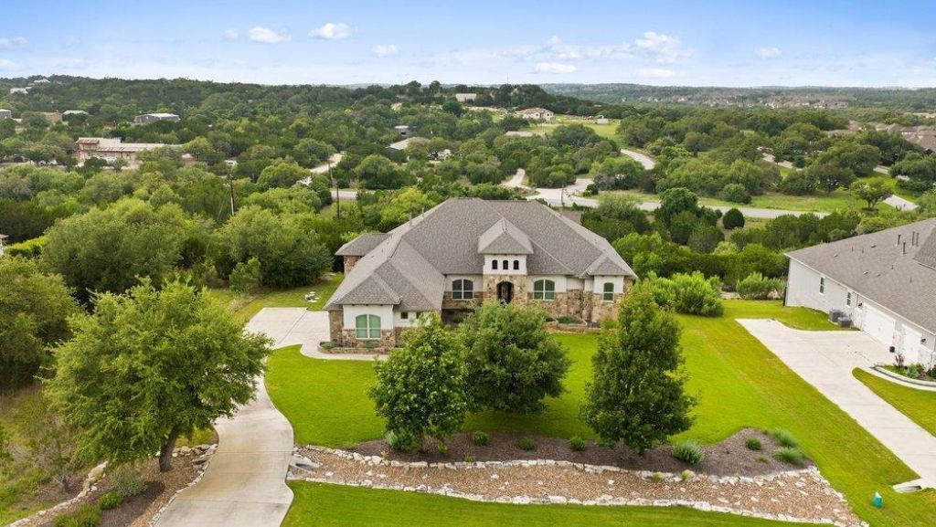 1177 Bluff Woods Dr, Driftwood, TX 78619 Main Photo