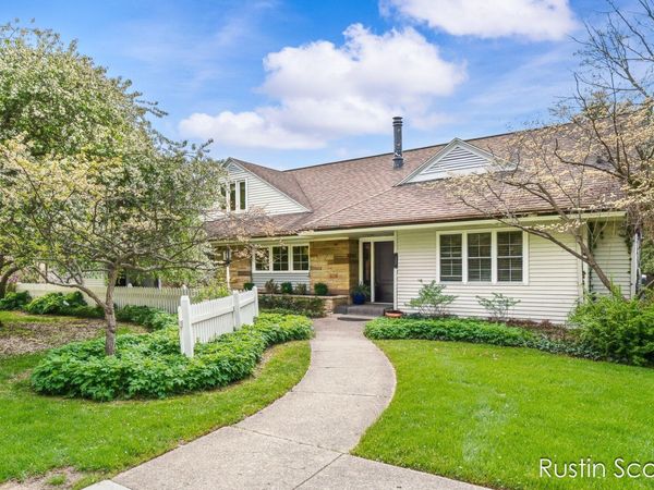 185 S Monroe Street NE, Rockford, MI 49341