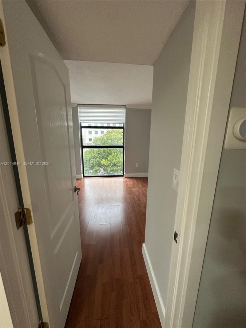 911 E Ponce De Leon Blvd , Unit 504, Coral Gables, FL 33134 Photo
