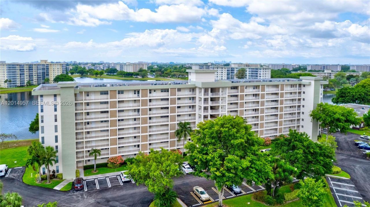 3091 N Course Dr , Unit 702, Pompano Beach, FL 33069 Photo