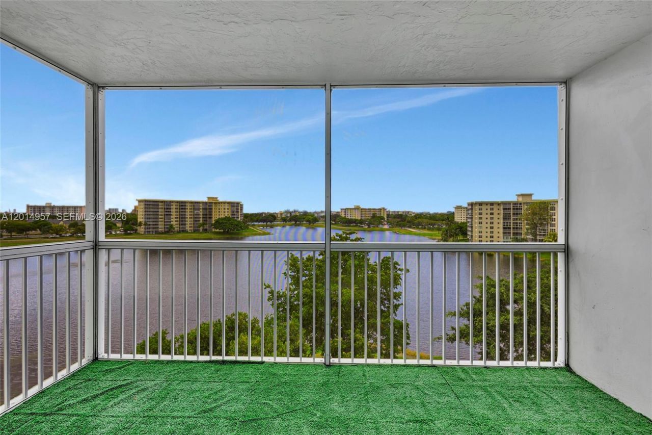 3091 N Course Dr , Unit 702, Pompano Beach, FL 33069 Photo