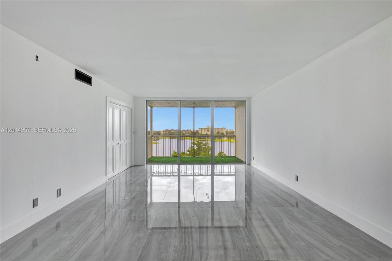 3091 N Course Dr , Unit 702, Pompano Beach, FL 33069 Photo