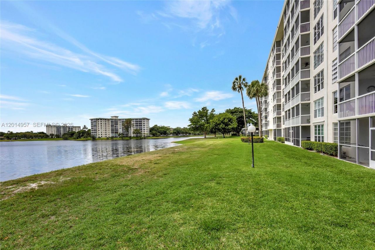 3091 N Course Dr , Unit 702, Pompano Beach, FL 33069 Photo