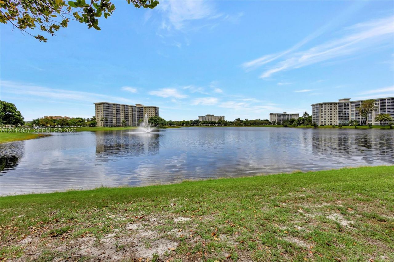 3091 N Course Dr , Unit 702, Pompano Beach, FL 33069 Photo