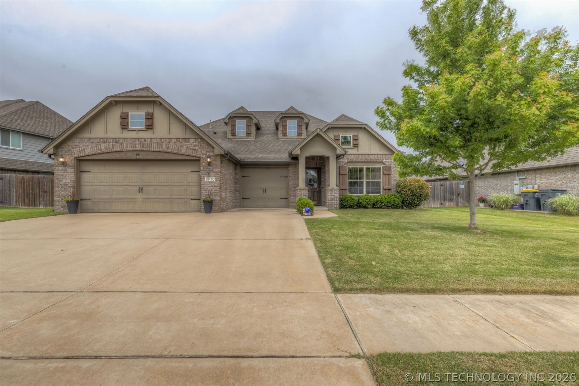 1913 E 132nd Street S, Bixby, OK 74008 Main Photo