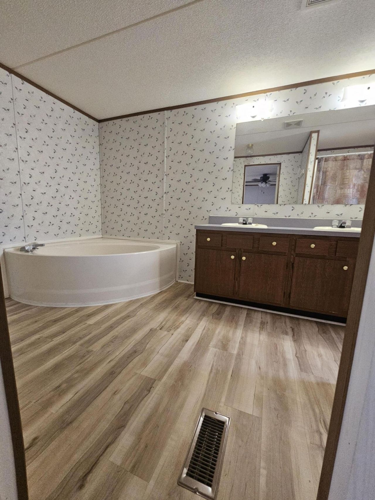 203 Shannon Road Photo 13