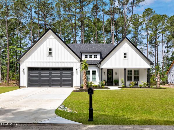 813 Boundaryline Drive NW, Calabash, NC 28467