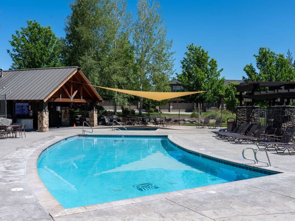 19733 Aspen Meadows Drive, Bend, OR 97702