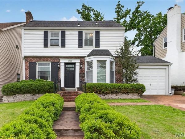8782 Lawn Avenue, St Louis, MO 63144