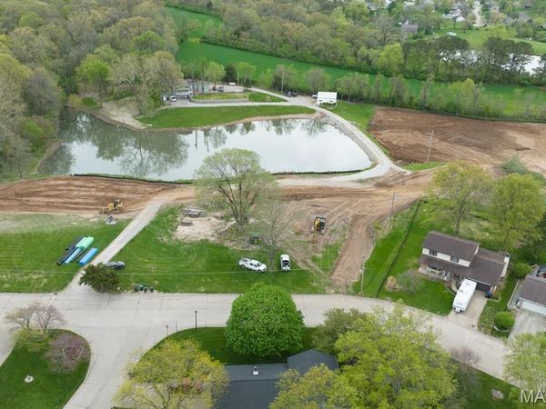 6 OGLE ESTATES, Columbia, IL 62236