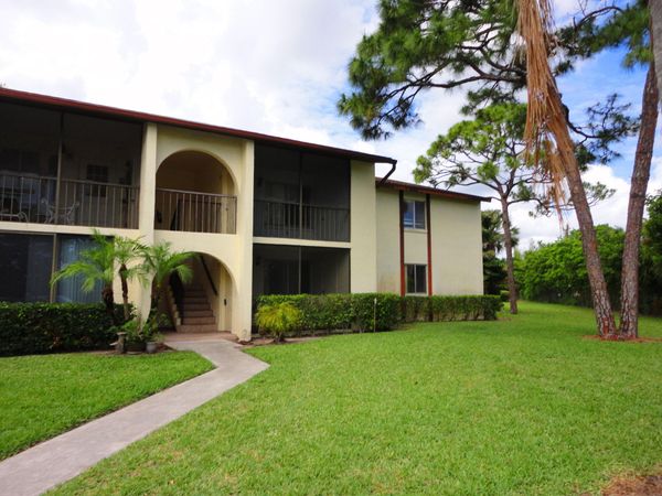 4801 Sable Pine Circle, Unit D1, West Palm Beach, FL 33417