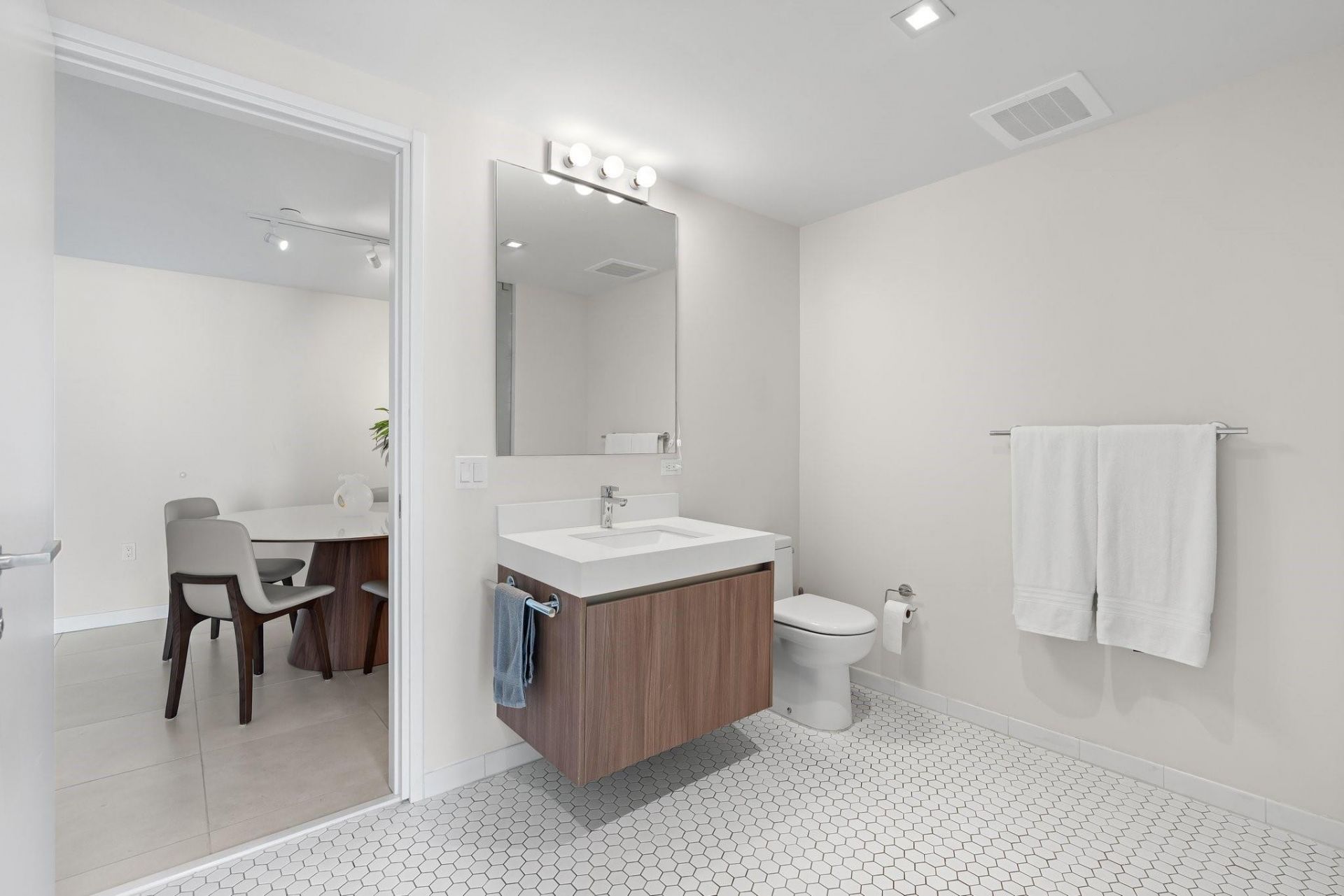 401 N Birch Road, Unit 1102, Fort Lauderdale, FL 33304 Photo