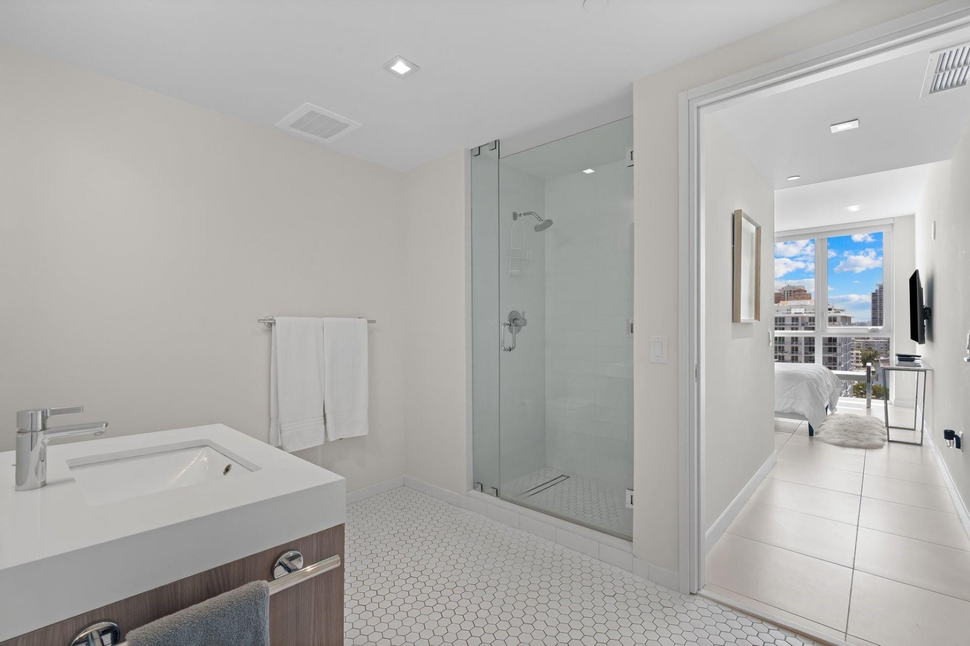 401 N Birch Road, Unit 1102, Fort Lauderdale, FL 33304 Photo