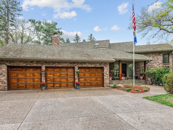5811 Shannon Drive, Edina, MN 55439