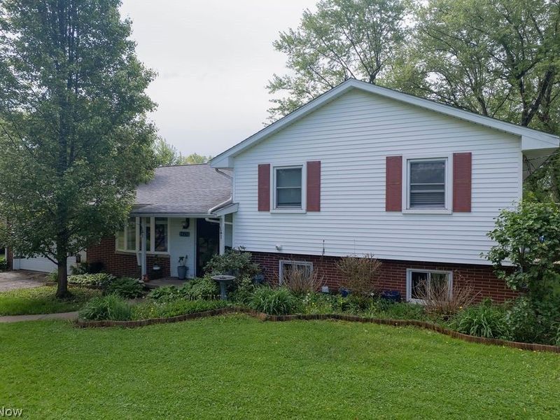 1350 W Vine Street, Alliance, OH 44601 Photo 1