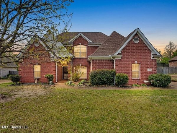 592 Rowan Oak Place, Hernando, MS 38632