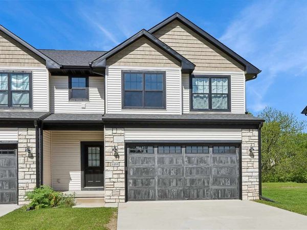 1155 Ivy Ln, North Liberty, IA 52317