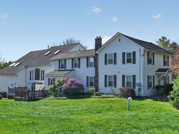 67 Amherst Rd, Unit 67, South Hadley, MA 01075