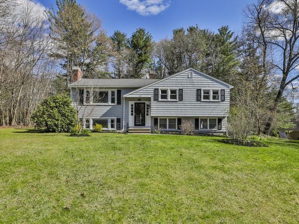 26 Clover Hill Drive, Chelmsford, MA 01824