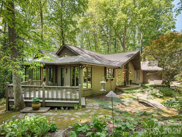 227 Estate Drive , Hendersonville, NC 28739