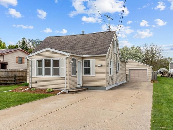 226 GRUENWALD AVENUE, Neenah, WI 54956