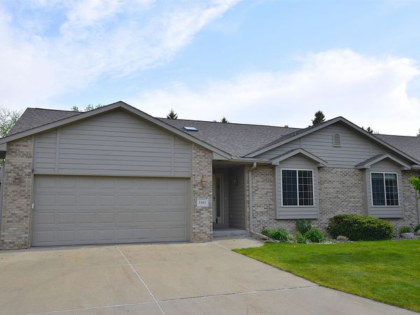 5305 W Sunnydale Pl, Sioux Falls, SD 57106
